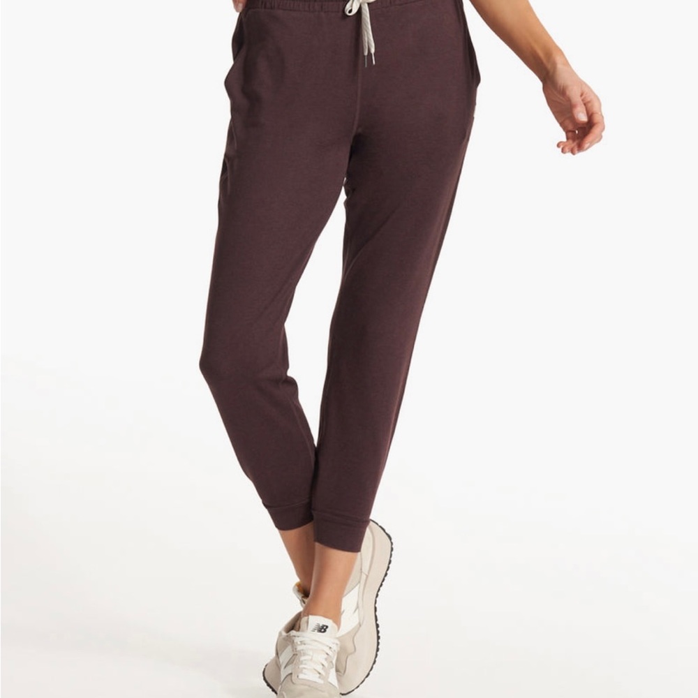 Women’s vuori performance joggers size S